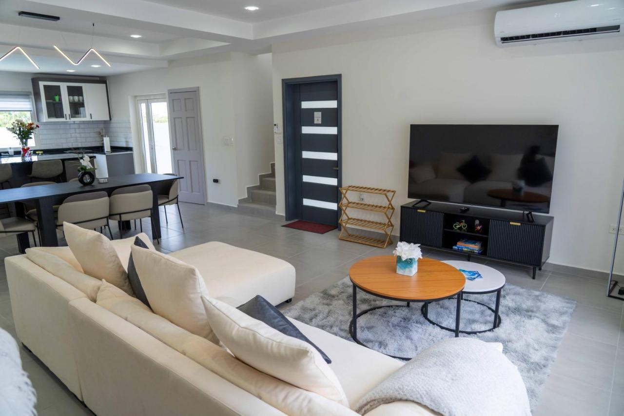 Spacious 3Br Home With Own Private Cozy Pool Koolbaai Екстериор снимка